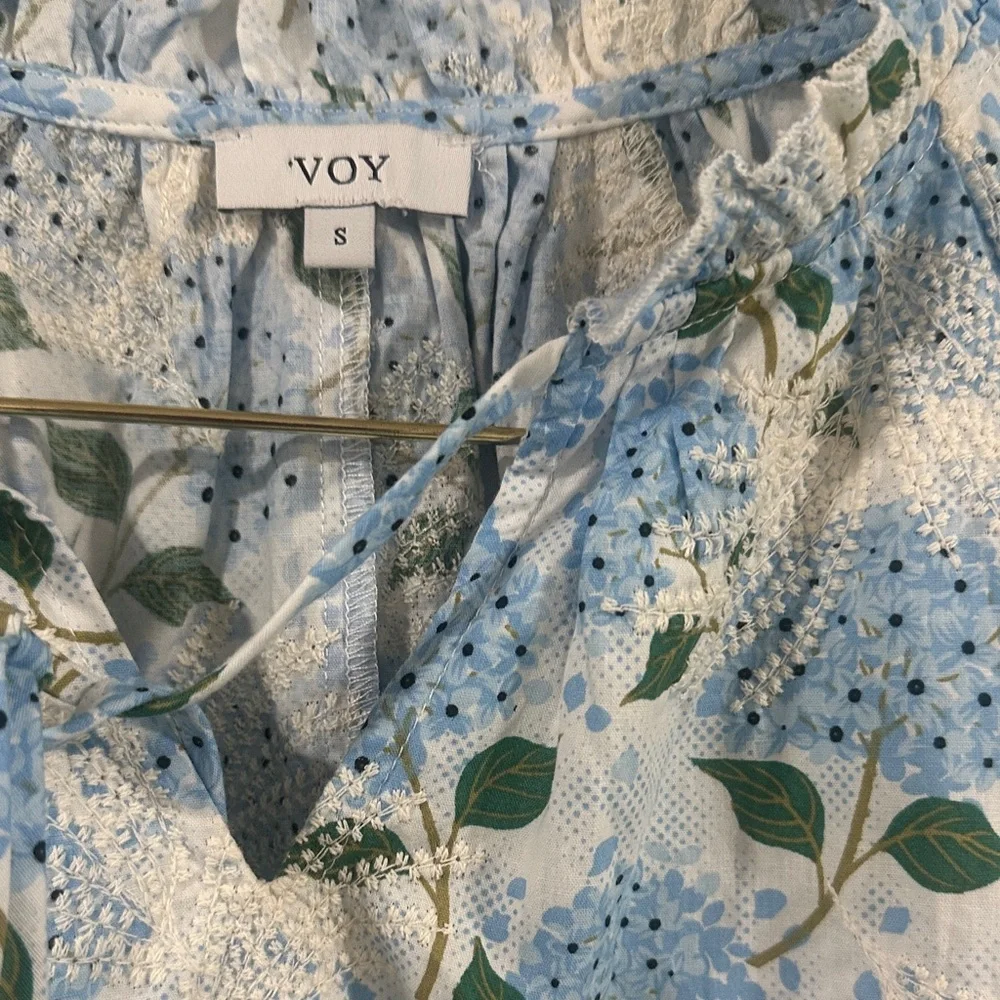 Voy Floral Print Blouse in Blue and White embroidered size S 100% cotton - Picture 3 of 10
